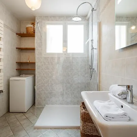 Val De Menton, 3 Pieces Atypique, Jardin Et Terrasse A 7 Minutes A Pied Du Centre Daire