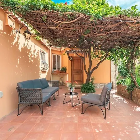 Val De Menton, 3 Pieces Atypique, Jardin Et Terrasse A 7 Minutes A Pied Du Centre Daire Menton