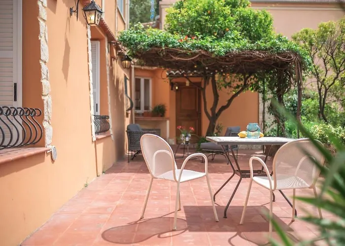 Val De Menton, 3 Pieces Atypique, Jardin Et Terrasse A 7 Minutes A Pied Du Centre 아파트 *