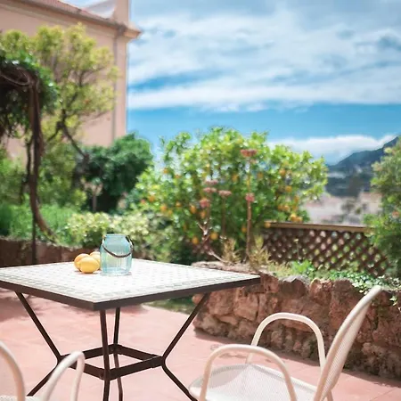 Val De Menton, 3 Pièces Atypique, Jardin Et Terrasse à 7 Minutes à Pied Du Centre *