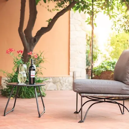 Val De Menton, 3 Pièces Atypique, Jardin Et Terrasse à 7 Minutes à Pied Du Centre Appartement *