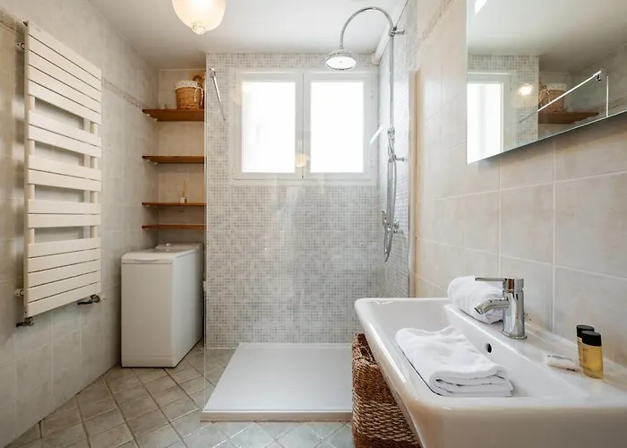 Val De Menton, 3 Pieces Atypique, Jardin Et Terrasse A 7 Minutes A Pied Du Centre Апартаменты