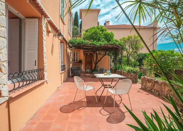 Val De Menton, 3 Pieces Atypique, Jardin Et Terrasse A 7 Minutes A Pied Du Centre Апартаменты