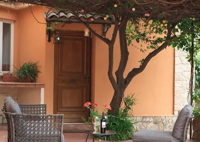 Val De Menton, 3 Pieces Atypique, Jardin Et Terrasse A 7 Minutes A Pied Du Centre * Ментона